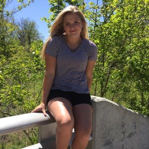 Meet your Posher, Abby